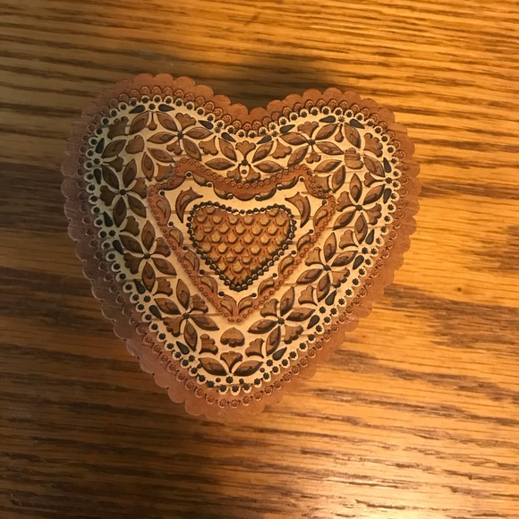 Cute wooden box - Picture 1 of 3